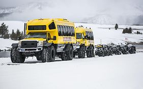 Gray Wolf Inn & Suites